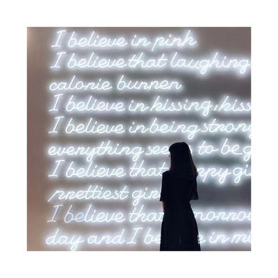 Signo de luz de neon de estilo contemporâneo Logotipo personalizado para espaço atraente