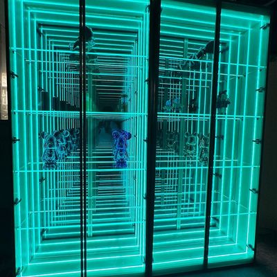 Estante de vinho Lego Roxo personalizável com luz de tira LED e gabinete de exibição infinito
