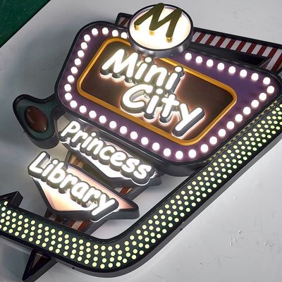 Display publicitário LED Light Box Sign com voltagem de entrada de 12V e caracteres luminosos