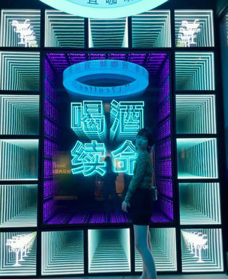 Publicidade de escritório em ambientes fechados tornou-se fácil com a tecnologia do espelho LED do ventilador de hologramas 3D