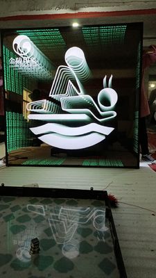 Lâmina de neon 3D LED de efeito espelho de brilho infinito de camada múltipla de aço inoxidável personalizado