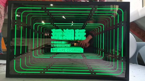 Decoração do quarto Delicado Art Deco Sinais de parede com LED Infinity Mirror