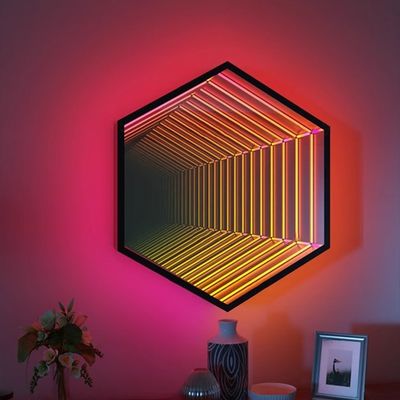 Decoração de interiores Espelho LED Iluminação brilhante personalizada para desenhos personalizados Espelho ilimitado